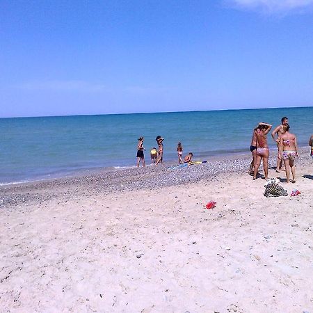 Casa Vacanze Roccella Beach กัมโปเฟลิเช ดิ โรชเชลลา ภายนอก รูปภาพ