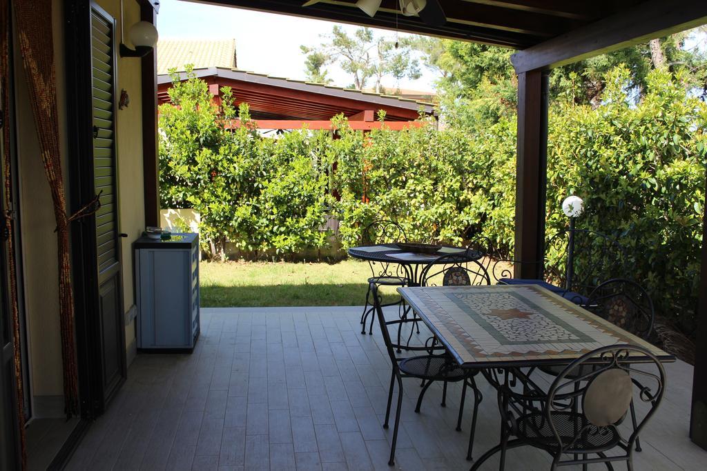 Casa Vacanze Roccella Beach กัมโปเฟลิเช ดิ โรชเชลลา ภายนอก รูปภาพ